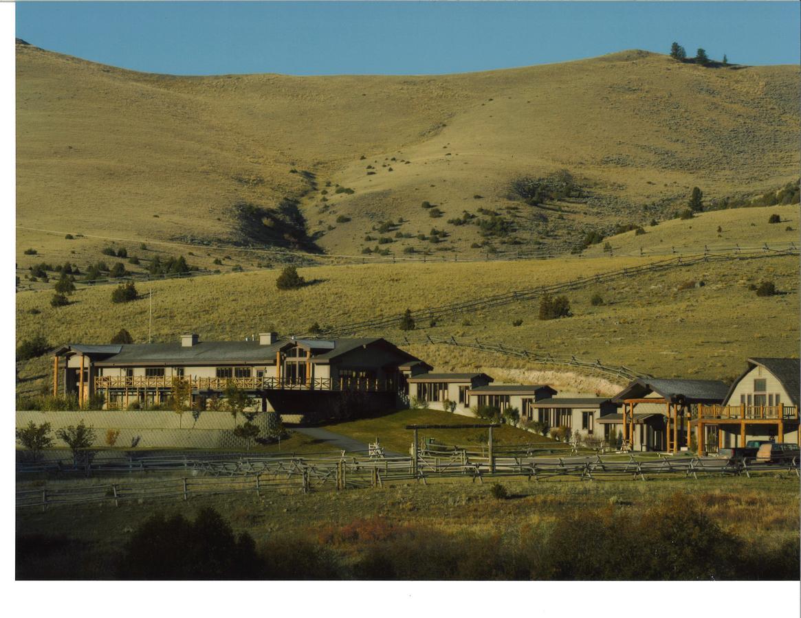 Erik'S Ranch Villa Livingston Exterior photo